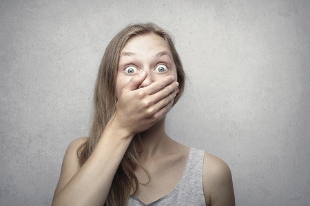 KOMMENTAR: Immobilienmakler sind Abzocker! 10 Immobilienmakler sind Abzocker